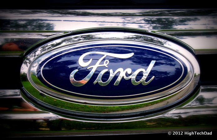 Foto di un test drive di 7 giorni della Ford Edge del 2012. Fonte Wikimedia Commons.