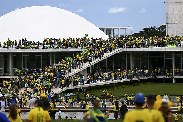 Brasilia: attacco alla democrazia