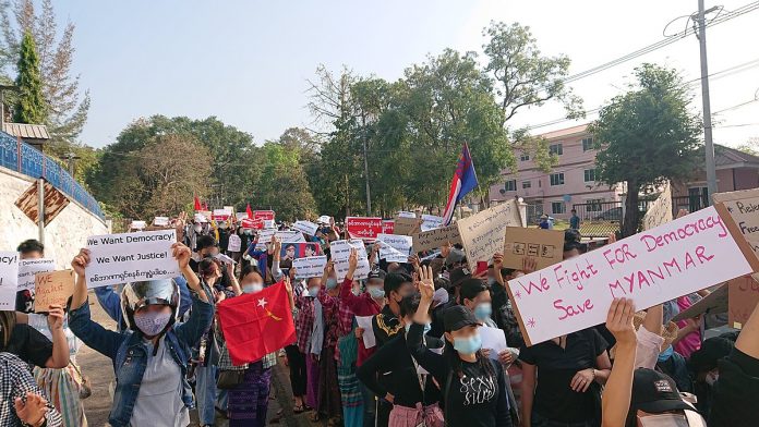 manifestazioni contro il regime militare Fonte; Wikimedia Commons