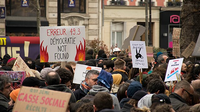 I giovani francesi si uniscono alle proteste